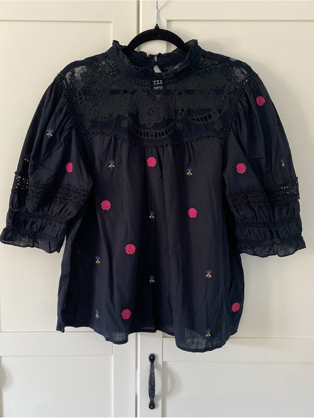 Maeve Anthropologie Black Lace Embroidered Boho Blouse Floral Top | M